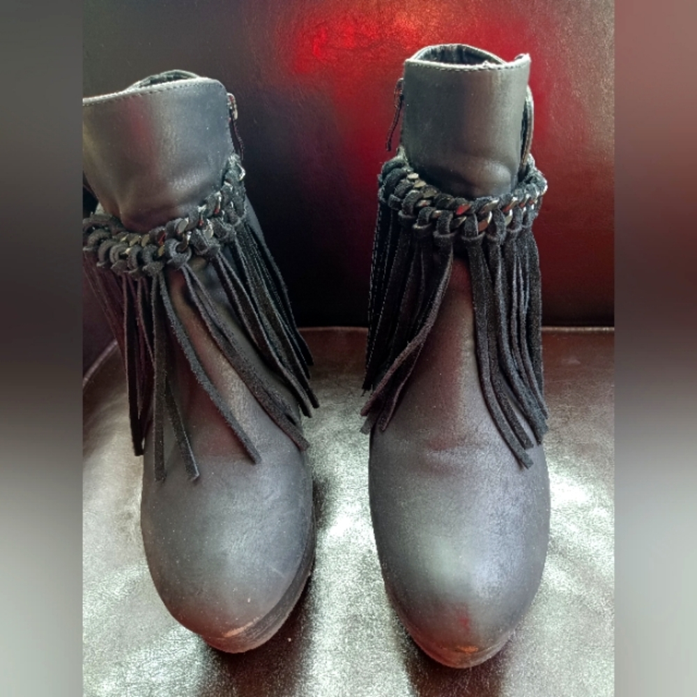 Sbicca fringe boots. Size 10